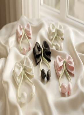 Bow clips with ribbon tails (design 25)