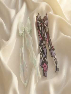 Long printed ribbon bows (design 28)